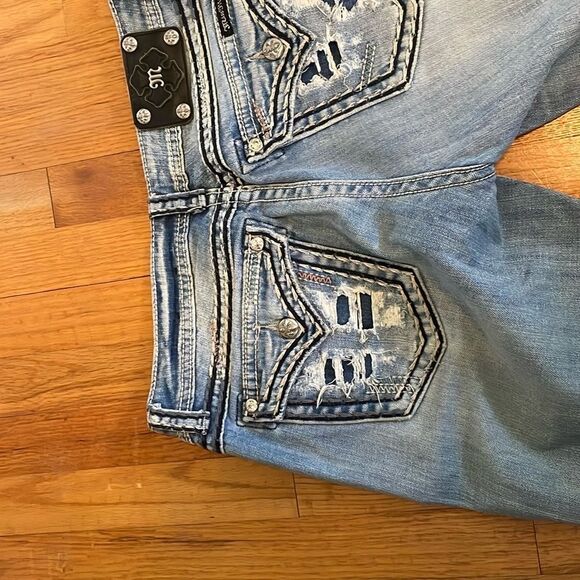 Miss Me Women’s Size 31 Cuffed Capri - Picture 9 of 10